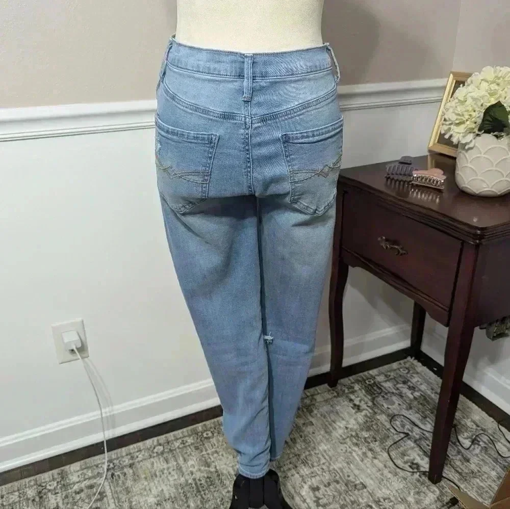 2/$10 Mudd High Rise Skinny Jeans - Picture 2 of 3